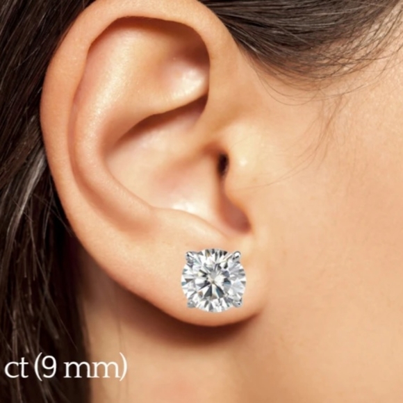 6.0 ct.tw Round Moissanite Stud Earring 14k White Gold,D-VVS1 - Picture 4 of 4